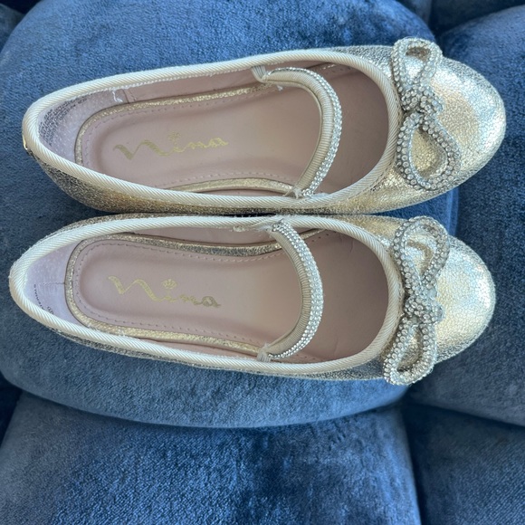 Nina Gold Kids Shoes with crystal rhinestone Bow Detail - Picture 6 of 10